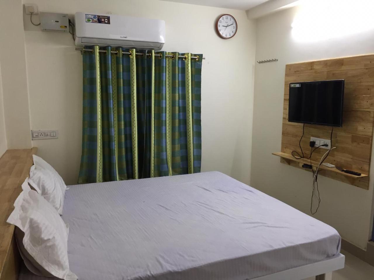 Aditi Rooms Tiruchirappalli Екстер'єр фото